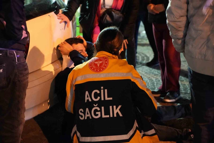 Edirnede otomobilin yayalara çarpma anı kamerada: 3 yaralı
