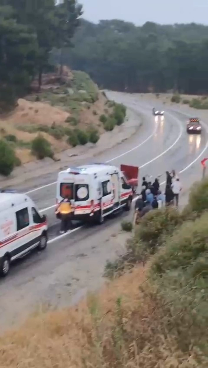 Edremitte trafik kazası sonrası facianın eşiğinden dönüldü
