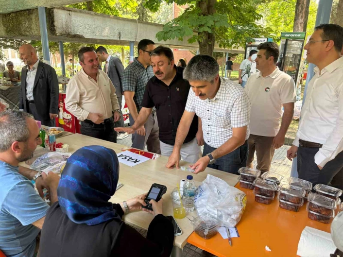 Eğitim Bir Sen Ankara 1 Nolu Şubesinden Gazzeye yardım panayırı

