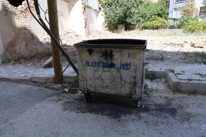 Elazığda çöp konteynerinde yeni doğmuş bebek bulundu
