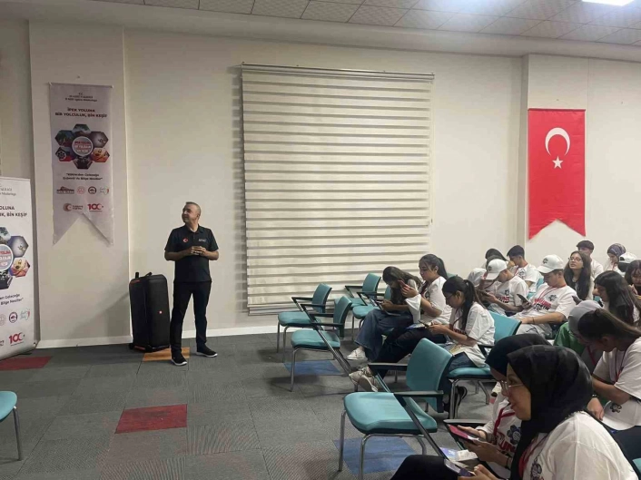 Elazığda öğrencilere afet ve acil durum yönetimi eğitimi
