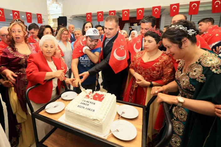 Engelli bireyler için Asker Kına Gecesi

