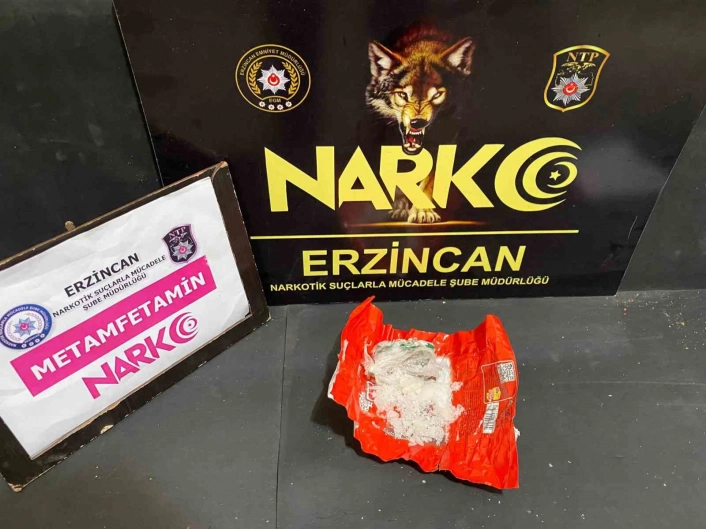 Erzincanda bir miktar metamfetamin ele geçirildi

