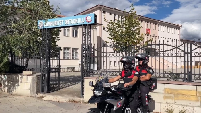 Erzincanda polis ve jandarma ekiplerince denetimler sürüyor

