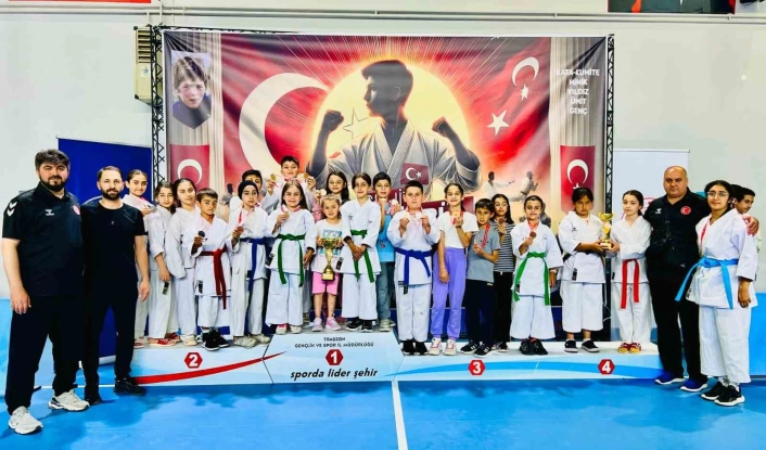 Erzincanlı karatecilerden Şehit Eren Bülbül Turnuvasından madalya yağmuru
