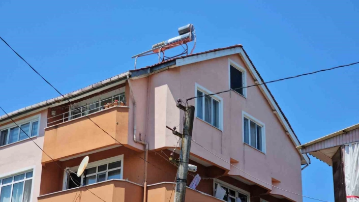 Eşini bıçaklayarak öldüren adam gözaltında
