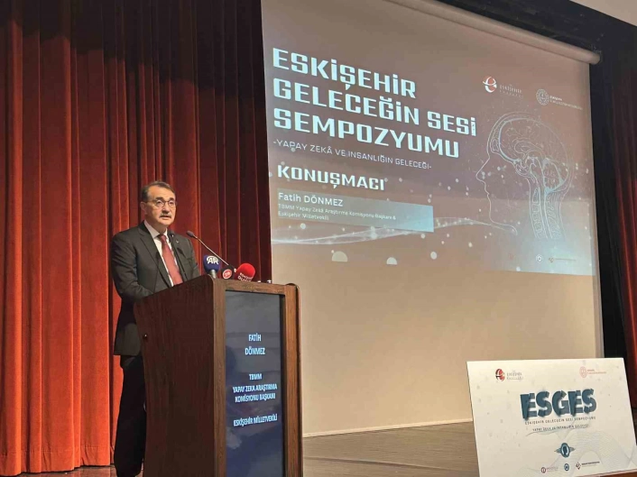Eskişehir Geleceğin Sesi Sempozyumunda yapay zeka teknolojisi değerlendirildi
