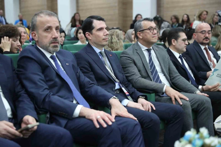 Etlik Şehir Hastanesinde Ulusal Bütünleşik 2nci Hemşirelik Ebelik Kongresi düzenlendi
