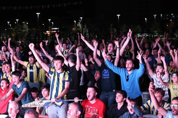 EuroLeaguede final heyecanı Sincan Parkta yaşandı
