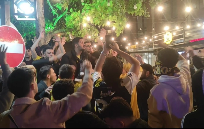 Fenerbahçenin Euroleague zaferi Tekirdağda büyük coşkuyla kutlandı
