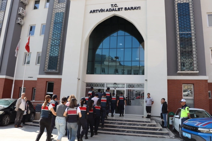 FETÖnün güncel yapılanmasına yönelik 5 ilde eş zamanlı operasyon: 8 gözaltı