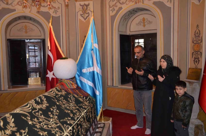Filistinden Ertuğrulgazi Türbesini ziyarete geldiler
