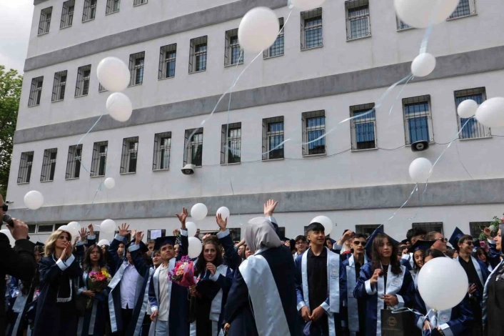 Gazze için beyaz balon uçurdular
