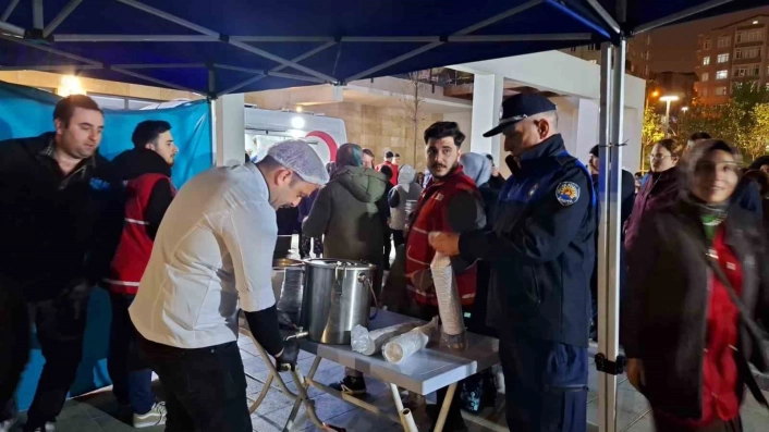 Gölcükten İstanbula yardım eli

