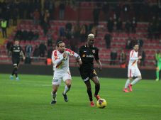 Göztepe Kayseri’de fırsat tepti!