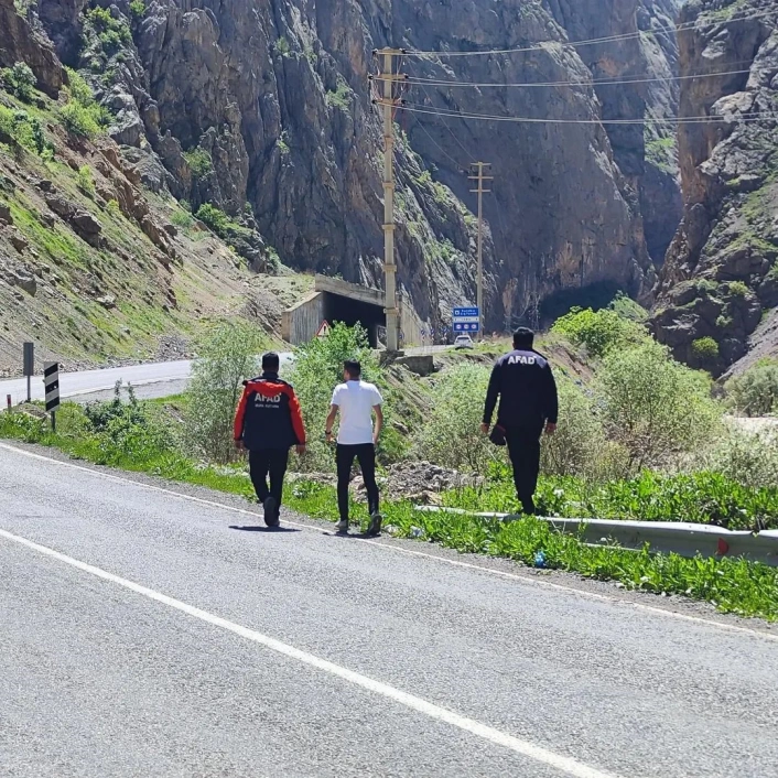 Hakkaride 20 gündür kayıp kadını arama çalışmaları sürüyor
