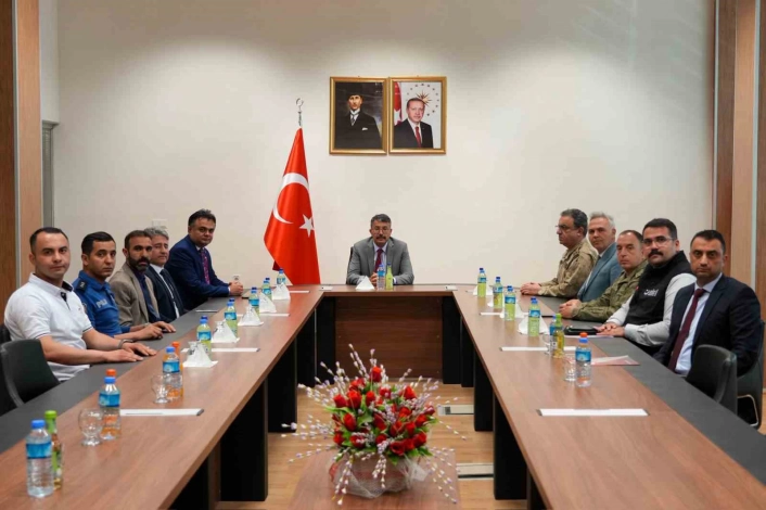 Hakkaride gümrük faaliyetleri masaya yatırıldı
