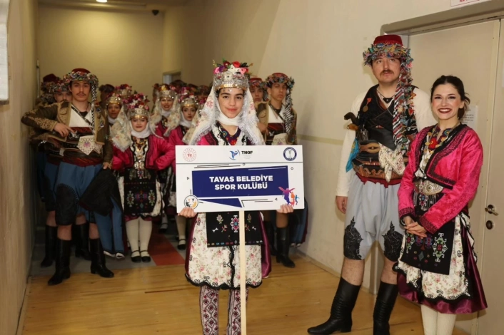 Halk oyunlarında 3 dalın şampiyonu Tavas Belediyesi Spor Kulübü oldu
