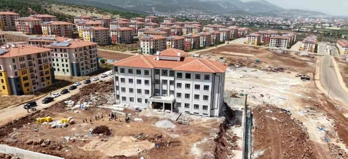 Hassada depremin ardından inşa edilen eğitim yuvaları mest ediyor
