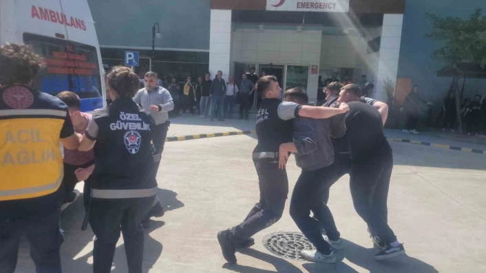 Hastanedeki yangın tatbikatında öğrencilerin performansı gerçeği aratmadı
