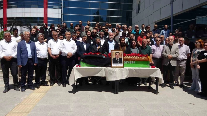 Hayatını kaybeden eski baro başkanı için adliyede cenaze töreni düzenlendi
