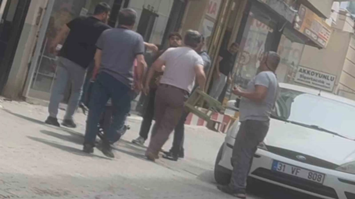 Hayırdır ya diyerek başlanan tabureli tartışma kamerada
