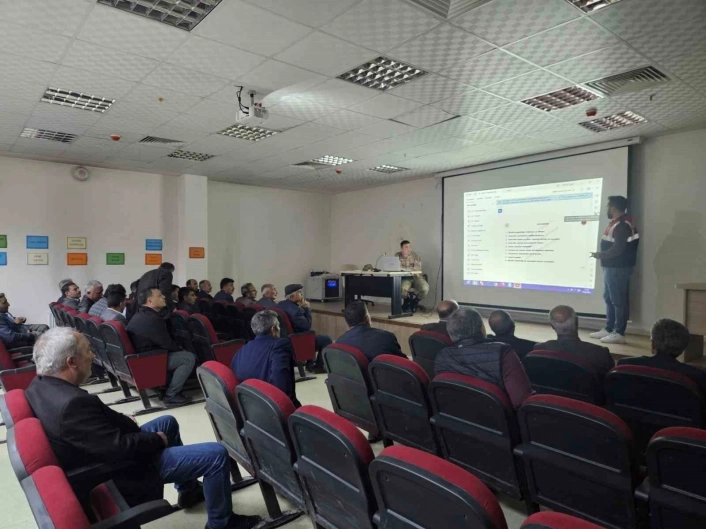 Horasanda mahalle muhtarlarına yönelik madde bağımlılığı semineri düzenlendi
