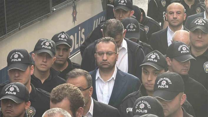 İBBye yönelik soruşturmada 5inci dalgada gözaltına alınan şüpheliler sağlık kontrolüne getirildi
