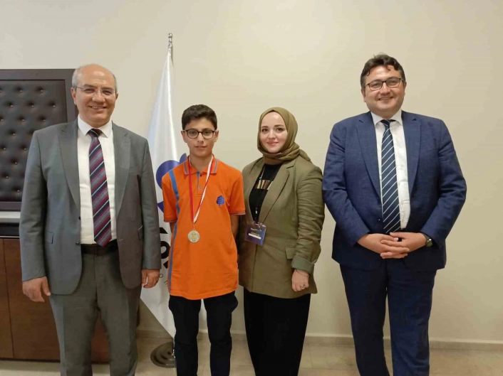 İhlas Koleji öğrencisinden matematikte Türkiye 2nciliği

