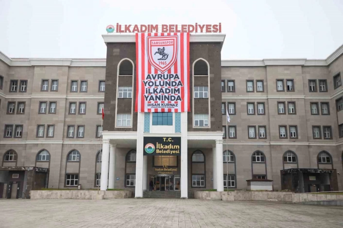 İlkadımdan Samsunspora Avrupa yolunda bayraklı destek
