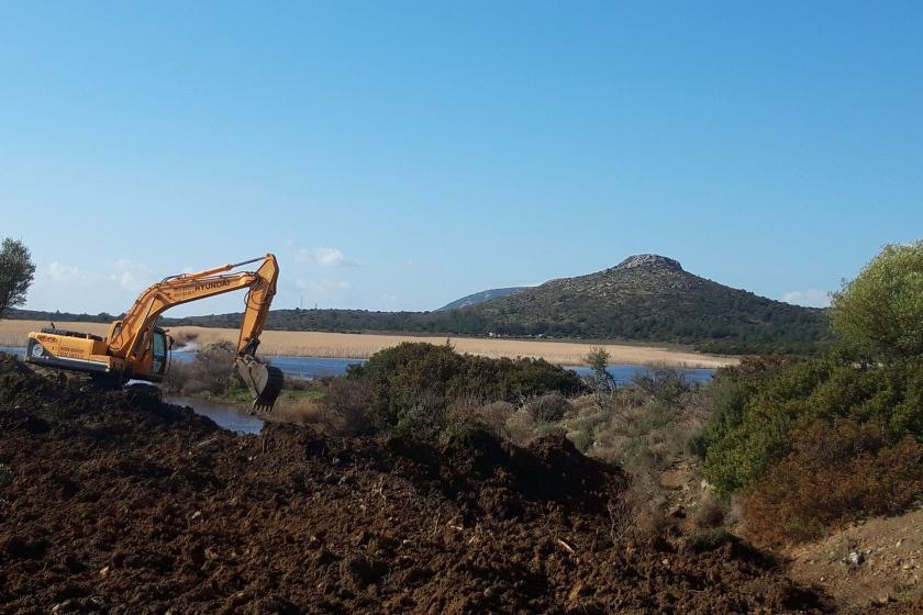 İris Gölü'ndeki suyu boşaltmak için açılan kanallar kapatıldı