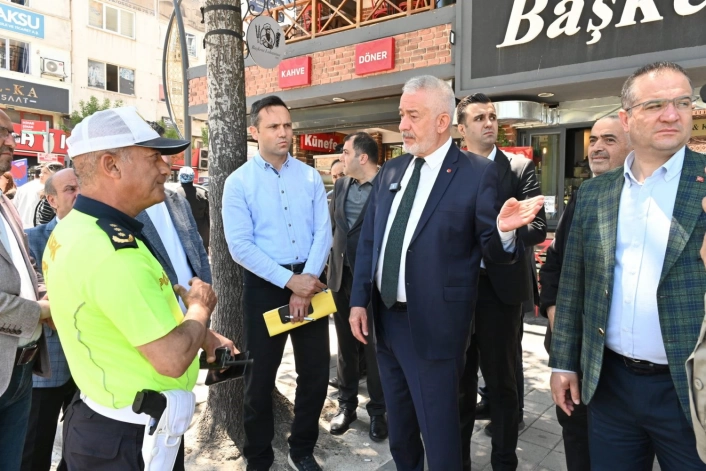 Ispartada en yoğun caddede yaya geçitlerine ışıklı geçiş kurulacak
