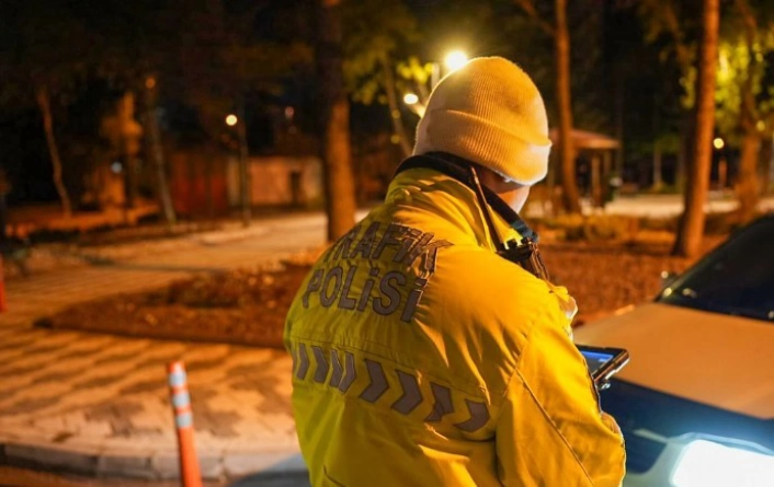 Ispartada gece uygulamasında 136 şahıs ve 62 araç denetlendi
