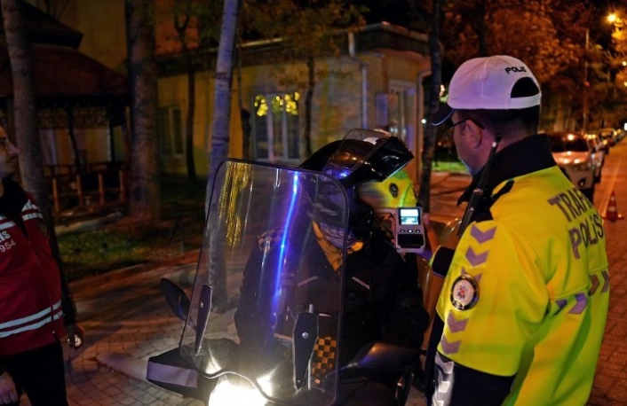 Ispartada trafik ve asayiş uygulamasında 21 araca ceza kesildi
