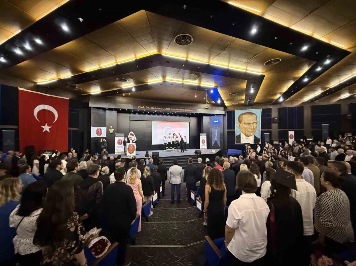 İstanbul Üniversitesi Cerrahpaşada, mezuniyet töreninde büyük vefa
