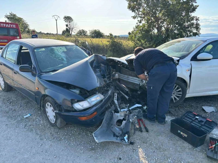 İvrindide trafik kazası: 5 yaralı
