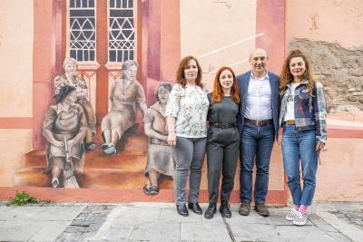 İzmir’in duvarı çiçek açtı