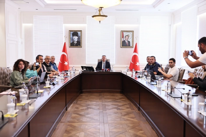 İzmirde yangın riskine karşı ormanlara giriş yasaklandı

