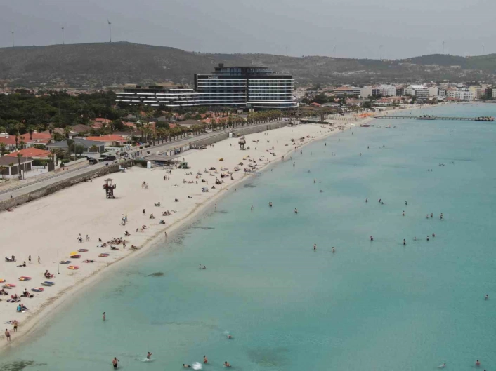 İzmirli vatandaşlar, hafta sonu Çeşmenin keyfini çıkardı

