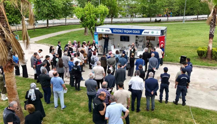 Kandırada depreme hazırlanan gönüllüler, sahada tehlikeleri analiz etti
