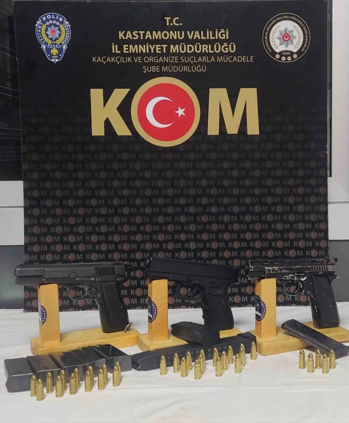 Kastamonuda kaçak silah operasyonu: 4 gözaltı
