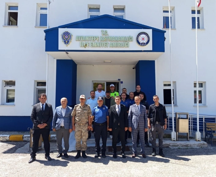 Kaymakam Böçkün güvenlik güçlerinin ve sağlık çalışanlarının bayramını kutladı
