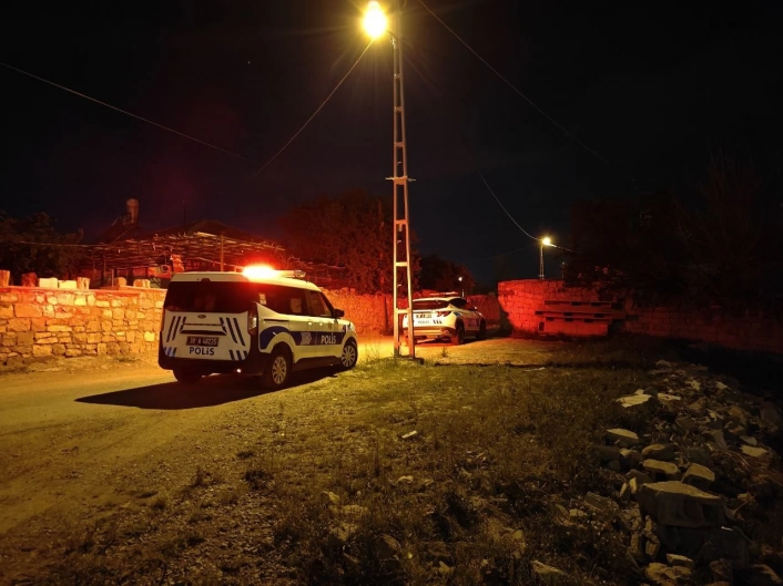 Kayseride ihbara giden polis otosuna saldırı: 1 gözaltı
