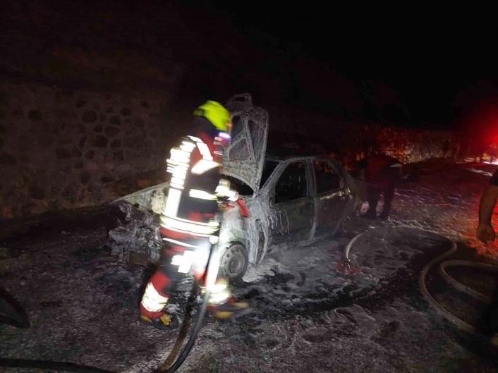 Kazdağlarında çıkan araç yangınına itfaiye müdahale etti
