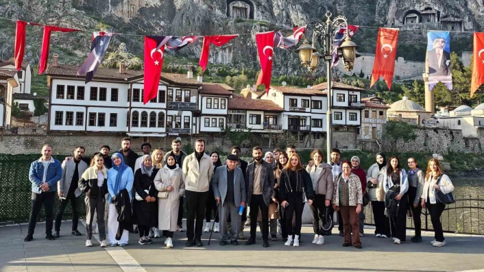 KBÜ Mimarlık öğrencileri Tokat ve Amasyada yapıları yerinde inceledi
