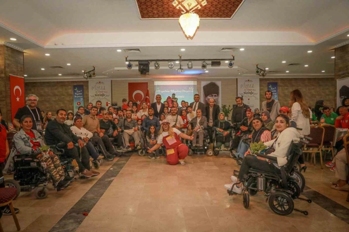 Keçiörende Engelliler Haftası ve Anneler Günü birlikte kutlandı
