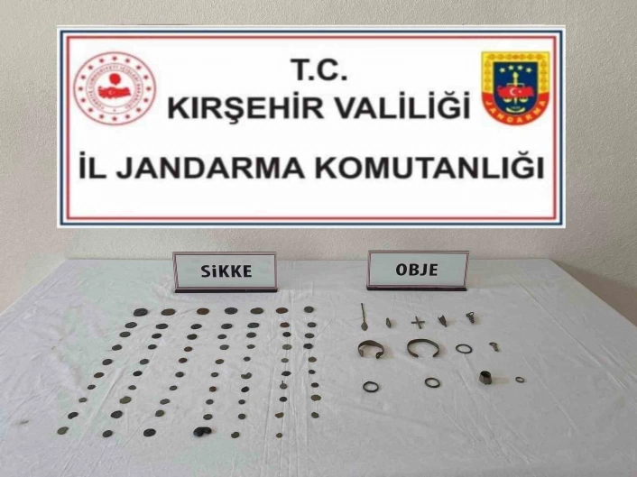 Kırşehirde tarihi eser operasyonu: 69 sikke ve 13 obje ele geçirildi
