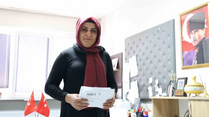 Kırşehirin en büyük mahallesinin muhtarı göz dolduruyor

