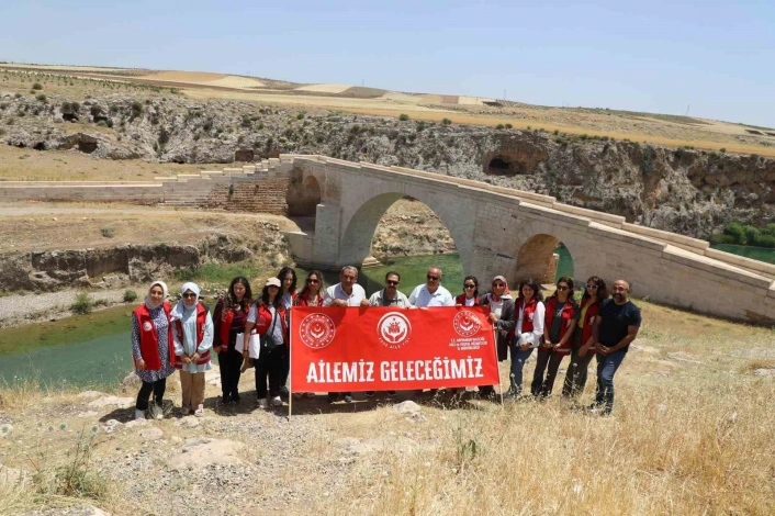 Kızılin Vadisinde Ailemiz, geleceğimiz pankartı açıldı
