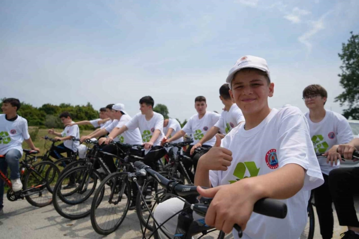Kızılırmak Deltasında pedal çevirerek çevre temizliğine dikkat çektiler
